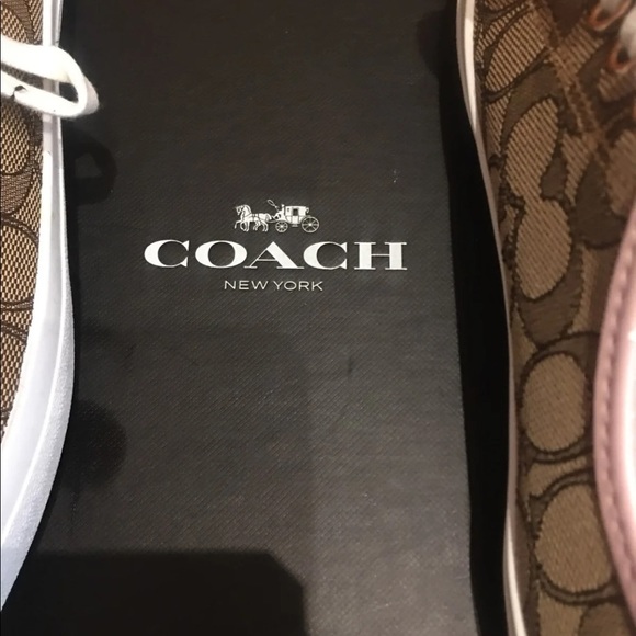 Coach sneaker size 8.5 - Picture 5 of 5